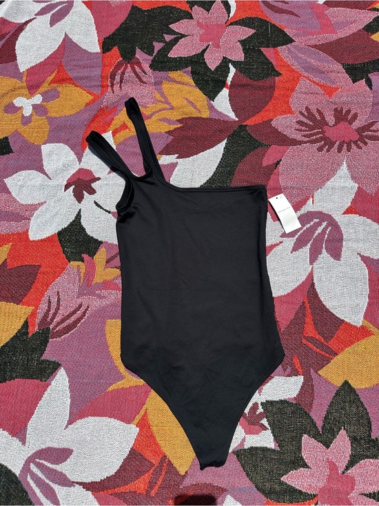 Abercrombie & Fitch Tops - NWT! Abercrombie & Fitch Black One-Shoulder Bodysuit with Double Strap
